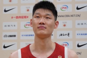 胡金秋赛后哽咽:我能做的还是太少了 感觉自己还是差很多